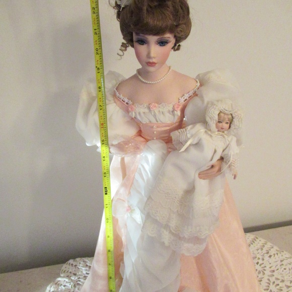 "Joy of Motherhood" Show Stopper Porcelain Doll - Picture 12 of 14